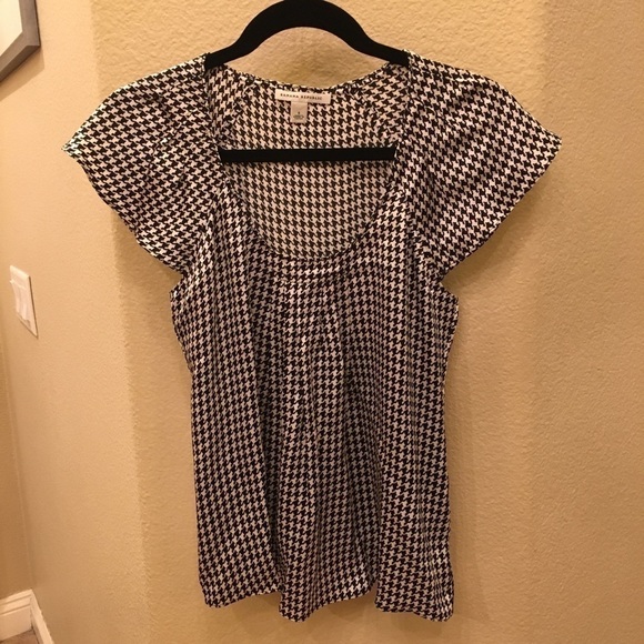 BANANA REPUBLIC Women Black & White 100% Silk Top Size Small - Picture 2 of 8